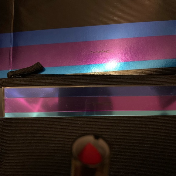 MAC cosmetics Enchanted Red Lip Gift set with bag - Picture 2 of 4